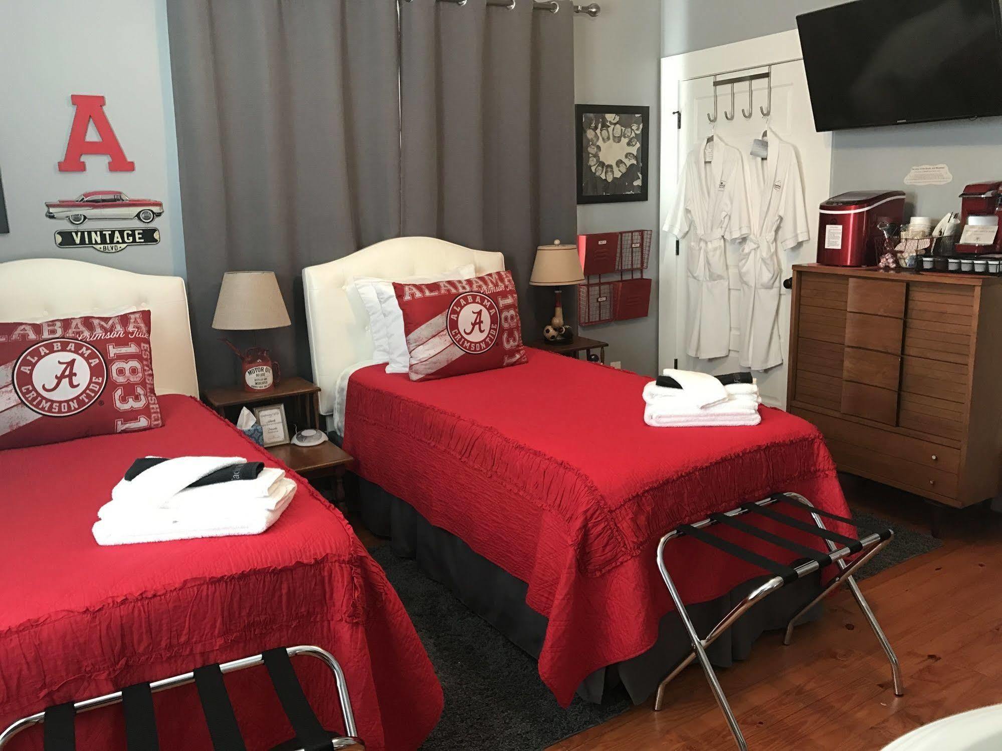 Bama Bed And Breakfast - Chimes Suite 塔斯卡卢萨 外观 照片